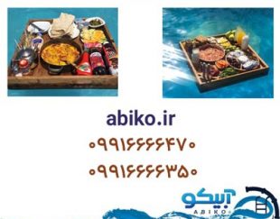 سینی چوبی شناور روی آب استخر در تهران